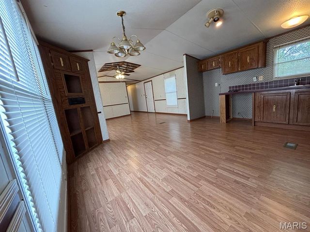 54043 Haden Place, New London, MO 63459