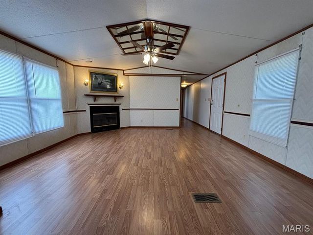 54043 Haden Place, New London, MO 63459