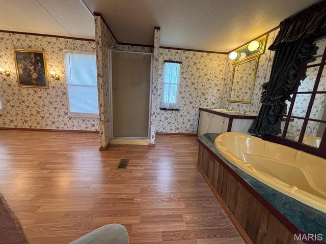 54043 Haden Place, New London, MO 63459