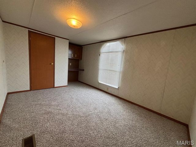 54043 Haden Place, New London, MO 63459