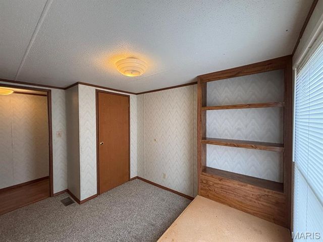 54043 Haden Place, New London, MO 63459