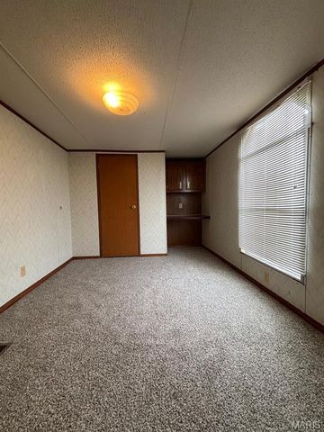 54043 Haden Place, New London, MO 63459