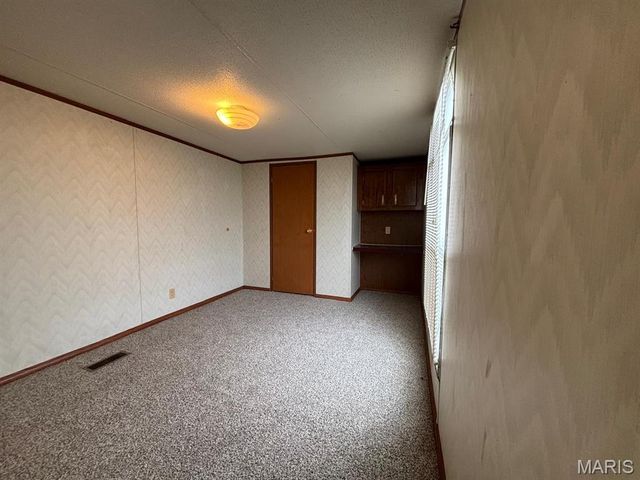 54043 Haden Place, New London, MO 63459