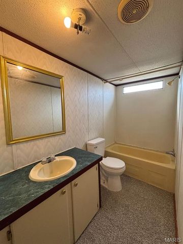 54043 Haden Place, New London, MO 63459