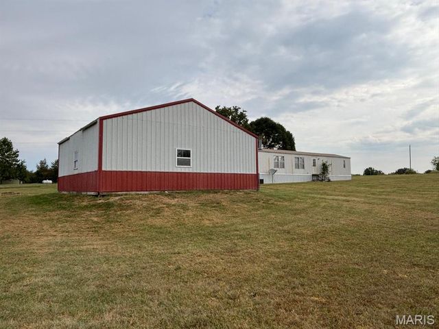 54043 Haden Place, New London, MO 63459
