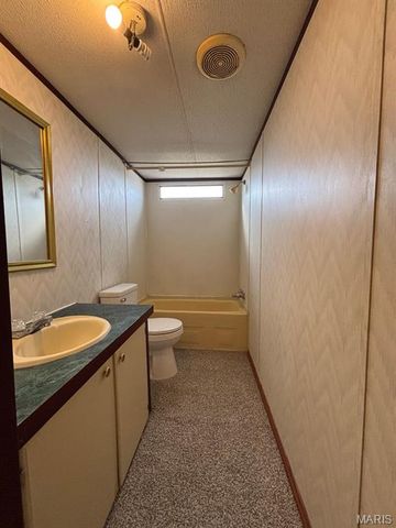 54043 Haden Place, New London, MO 63459