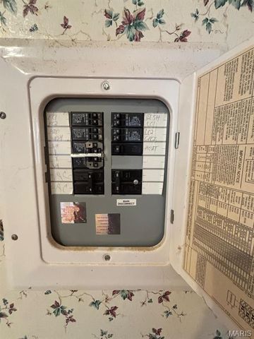 54043 Haden Place, New London, MO 63459