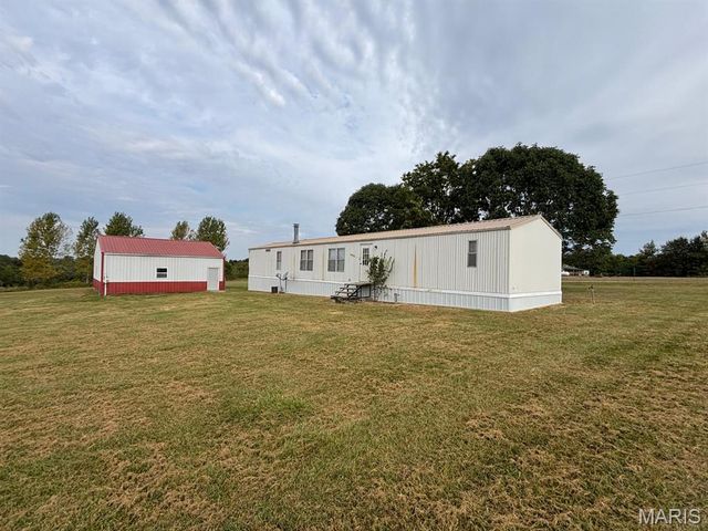 54043 Haden Place, New London, MO 63459