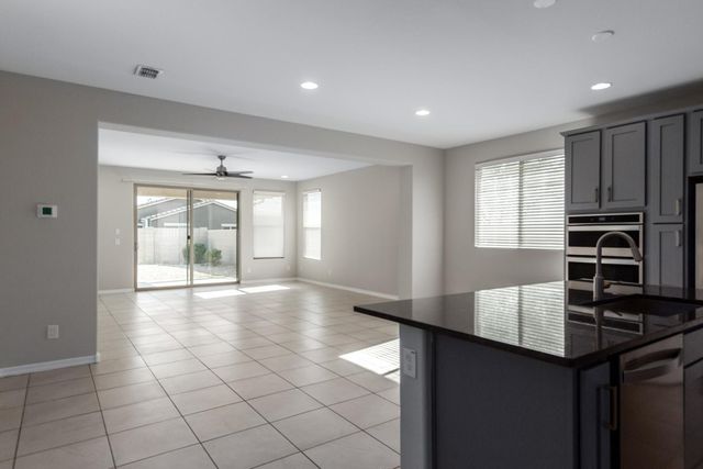 9027 W Missouri Avenue, Glendale, AZ 85305