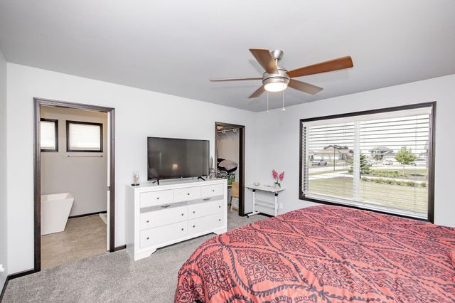 8853 Meadowlark Parkway, Horace, ND 58047