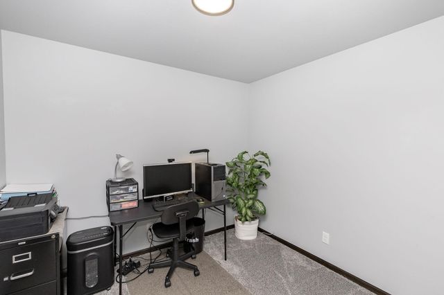 8853 Meadowlark Parkway, Horace, ND 58047