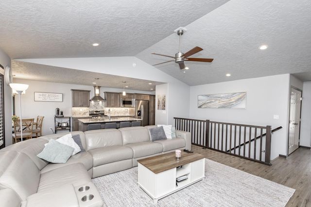 8853 Meadowlark Parkway, Horace, ND 58047