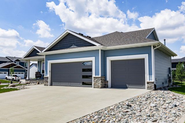 8853 Meadowlark Parkway, Horace, ND 58047