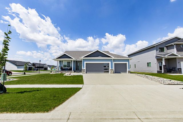 8853 Meadowlark Parkway, Horace, ND 58047