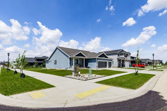 8853 Meadowlark Parkway, Horace, ND 58047