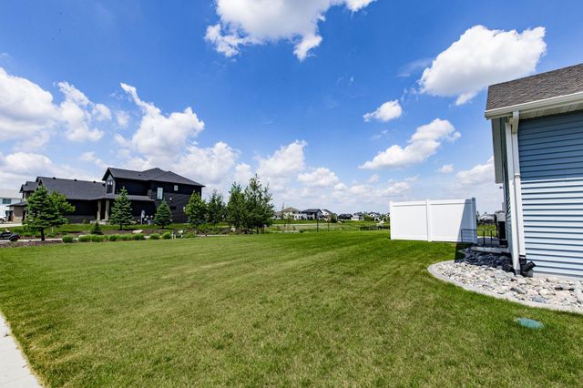 8853 Meadowlark Parkway, Horace, ND 58047