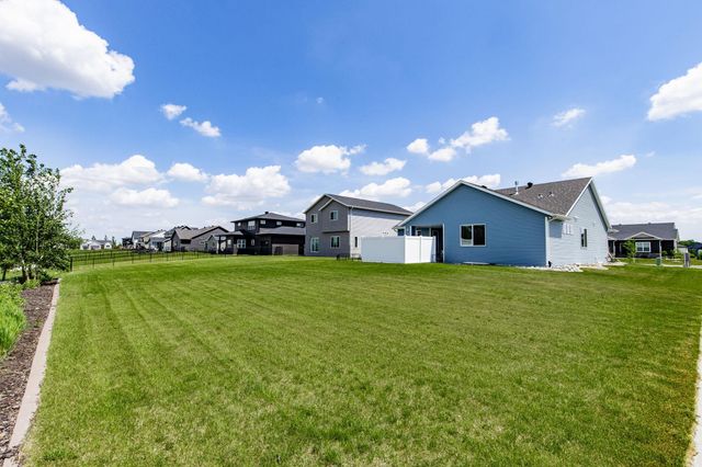 8853 Meadowlark Parkway, Horace, ND 58047