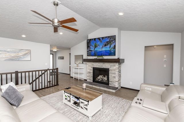 8853 Meadowlark Parkway, Horace, ND 58047