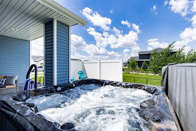 8853 Meadowlark Parkway, Horace, ND 58047