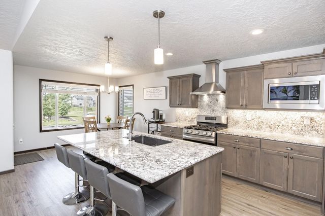 8853 Meadowlark Parkway, Horace, ND 58047