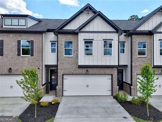 5704 Urban Village W, Tucker, GA 30084