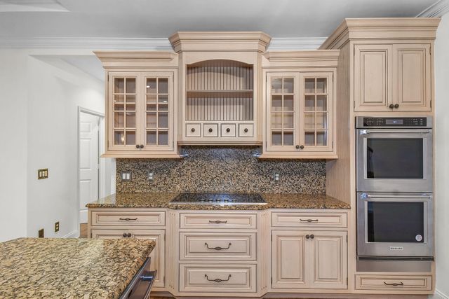 2 Castle Hill Way, Sewalls Point, FL 34996