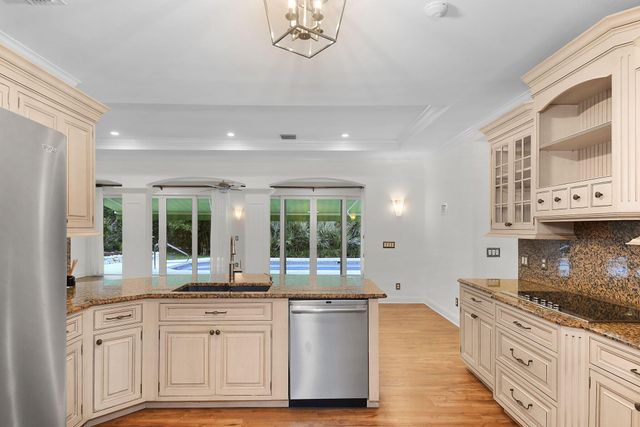 2 Castle Hill Way, Sewalls Point, FL 34996