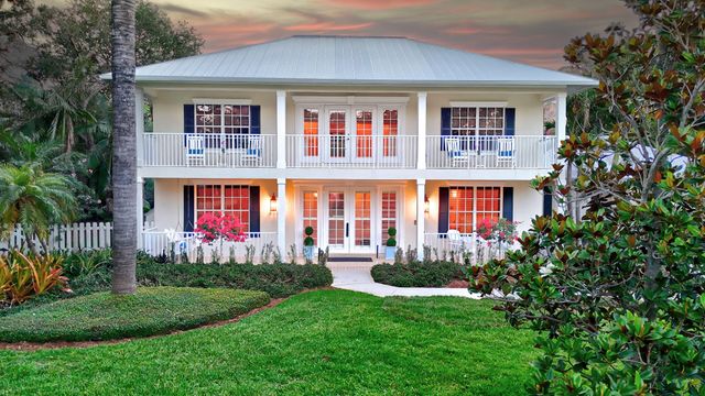 2 Castle Hill Way, Sewalls Point, FL 34996