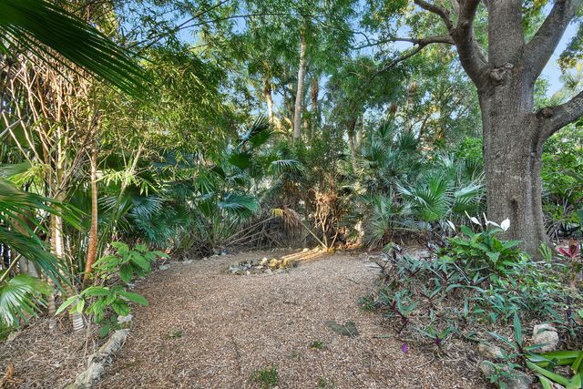 2 Castle Hill Way, Sewalls Point, FL 34996