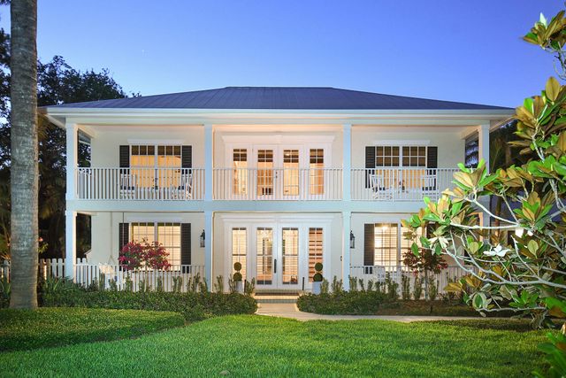 2 Castle Hill Way, Sewalls Point, FL 34996