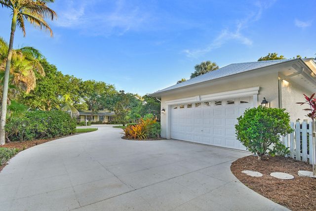 2 Castle Hill Way, Sewalls Point, FL 34996