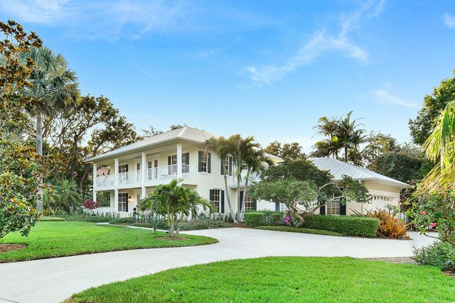 2 Castle Hill Way, Sewalls Point, FL 34996
