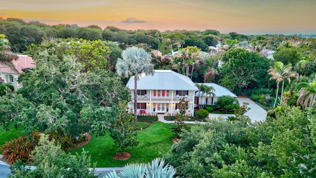 2 Castle Hill Way, Sewalls Point, FL 34996