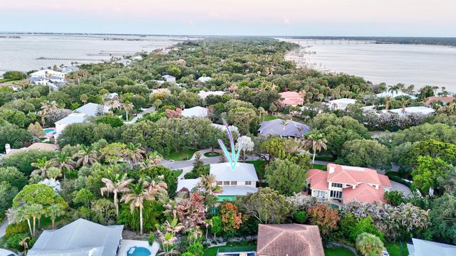 2 Castle Hill Way, Sewalls Point, FL 34996