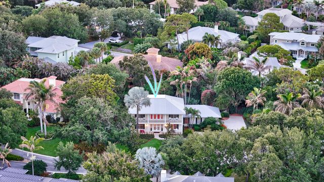 2 Castle Hill Way, Sewalls Point, FL 34996