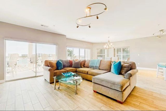 212 Harbor Boulevard 301, Destin, FL 32541