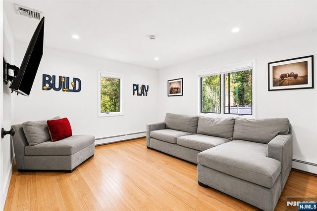 71 Prospect Avenue, New Milford, NJ 07646