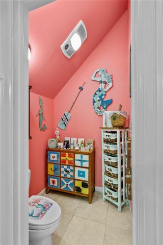 106 Isles End Road, Tiki Island, TX 77554