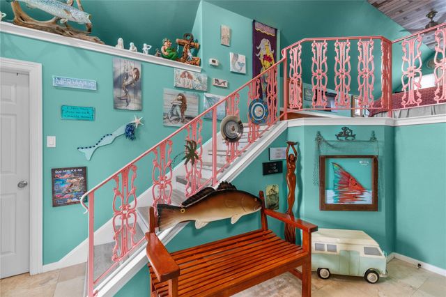 106 Isles End Road, Tiki Island, TX 77554