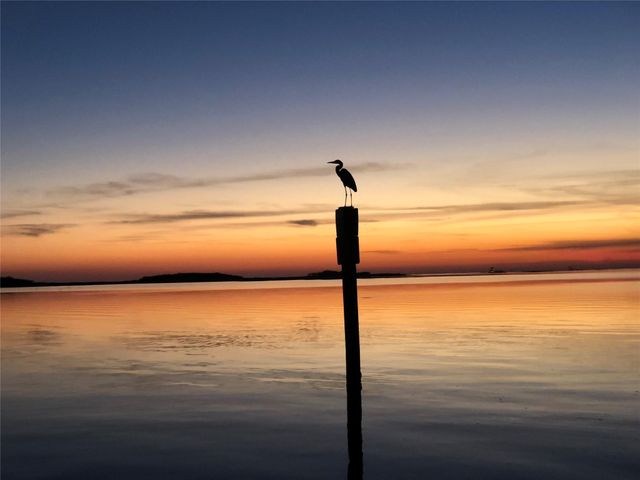 106 Isles End Road, Tiki Island, TX 77554