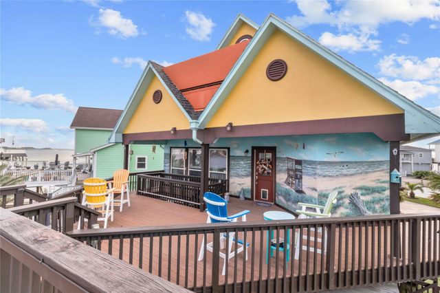 106 Isles End Road, Tiki Island, TX 77554