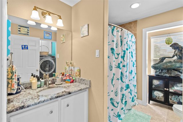 106 Isles End Road, Tiki Island, TX 77554