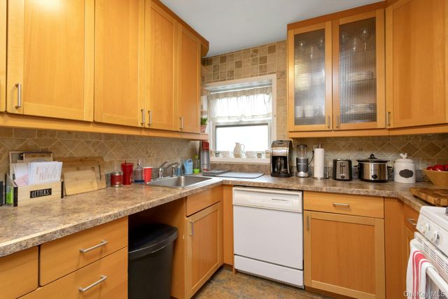 330 S Broadway B2, Tarrytown, NY 10591