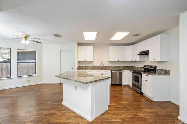 8507 Park Olympia, Universal City, TX 78148