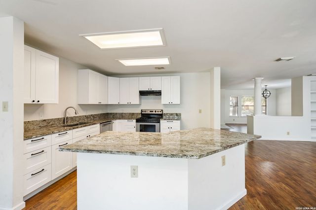 8507 Park Olympia, Universal City, TX 78148
