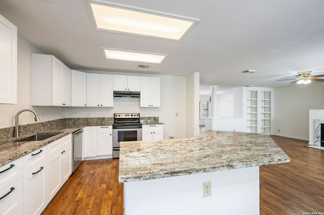8507 Park Olympia, Universal City, TX 78148