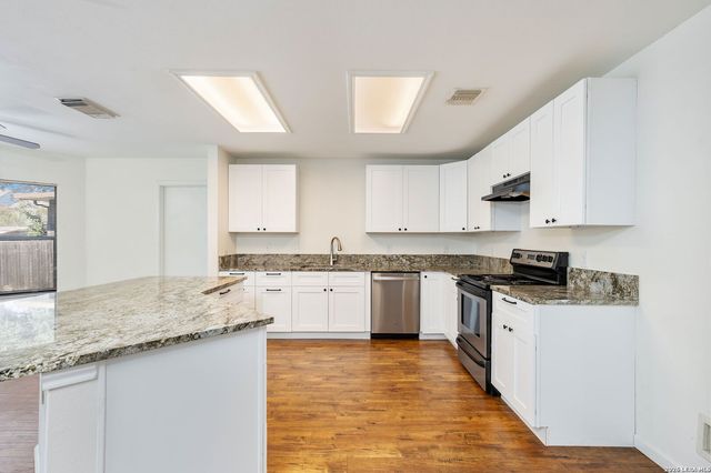 8507 Park Olympia, Universal City, TX 78148