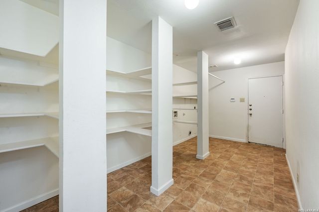 8507 Park Olympia, Universal City, TX 78148