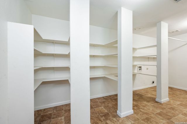8507 Park Olympia, Universal City, TX 78148