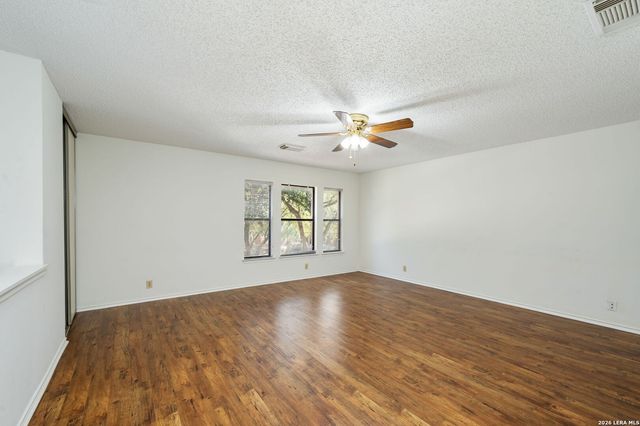 8507 Park Olympia, Universal City, TX 78148